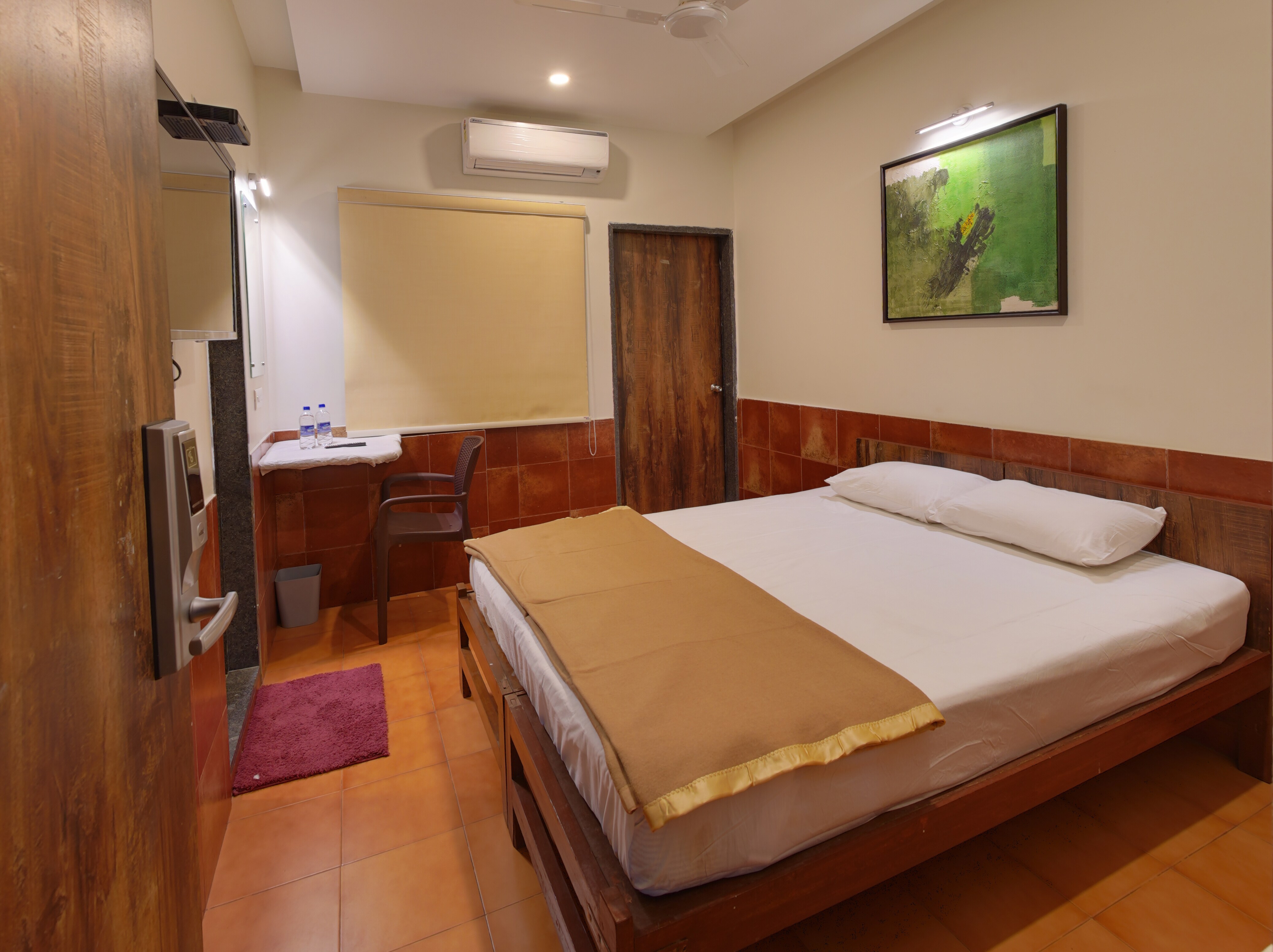 Hotel Parag Deluxe Kolhapur