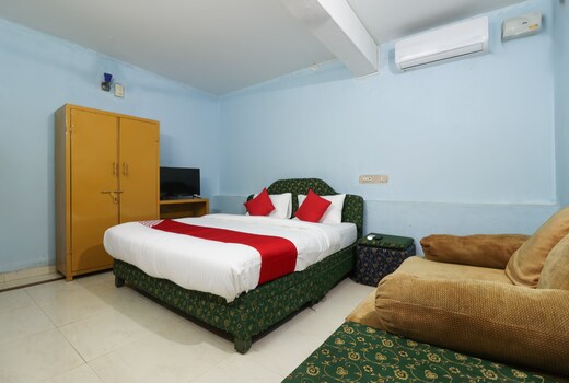 Hotel O Sandhra Apartments