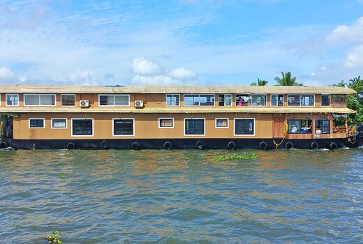 Vinayak Tours Houeboats