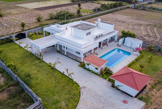 Surtaru Villa By Baywatch Stayzz
