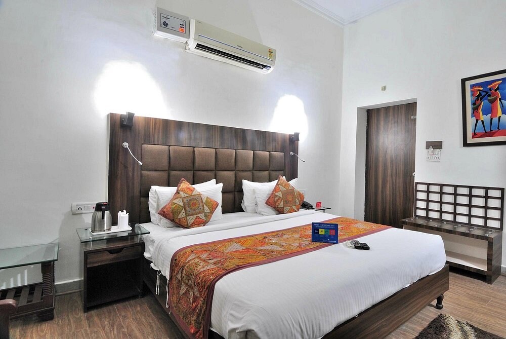 Hotel Dolphin @Near Taj Mahal