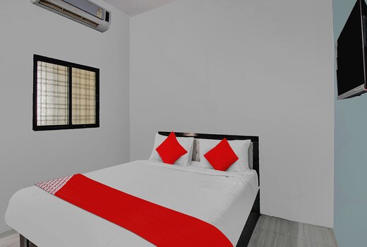 Hotel O S R Guest House
