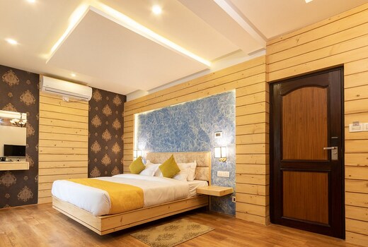 Hira Guest House.