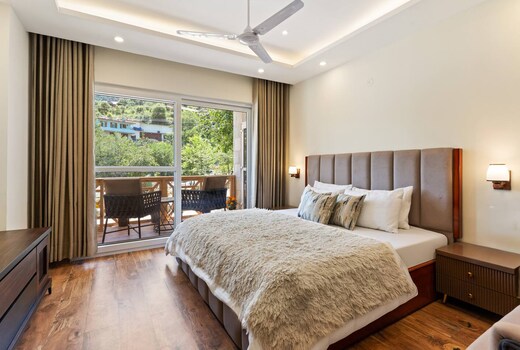 Plum Stays- Riverdale- 3BHK Semi- Lux Riverside Apartment