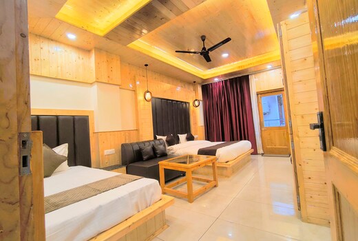 Hotel Pine Tree