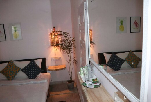 LAKE VIEW VILLA WITH JACUZZI @ NIRVANA HAVELI BY BARCHOLA BOUTIQUE