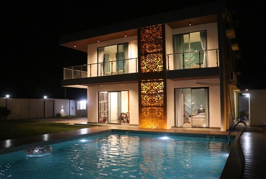 Nature villa with grand pool