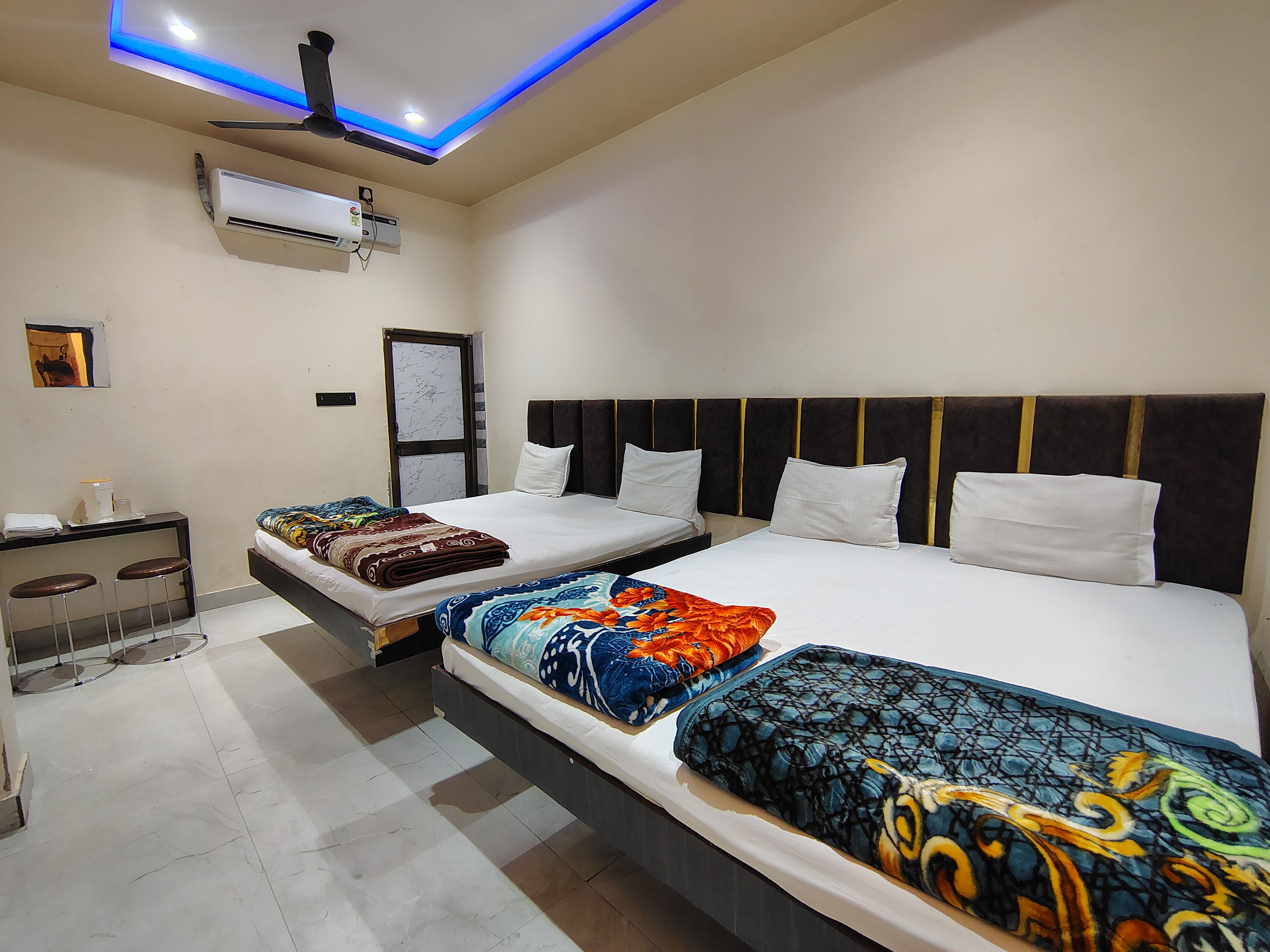 Gayatrii Guest House