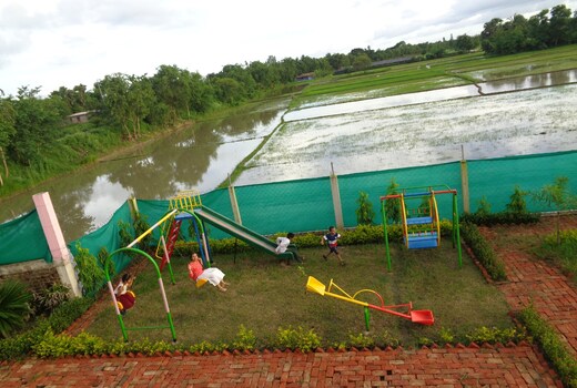 FreshNUp Resort