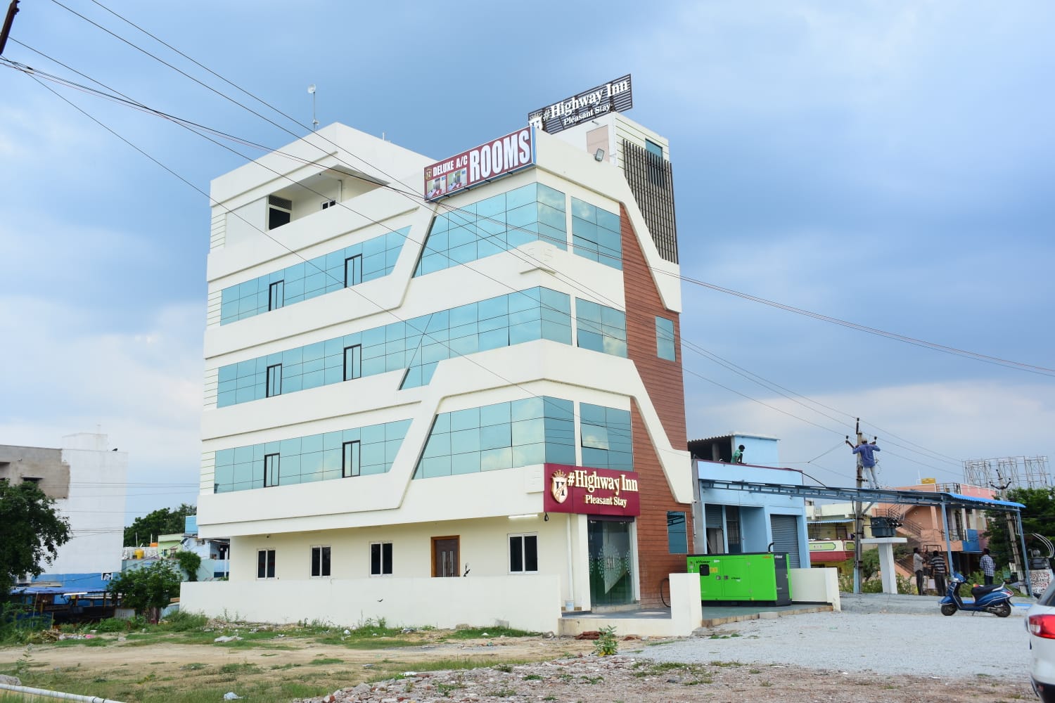 P S Highway Inn