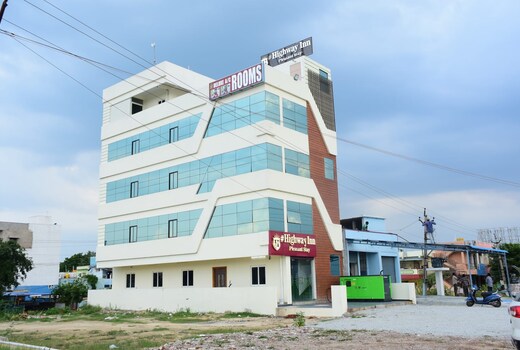 P S Highway Inn