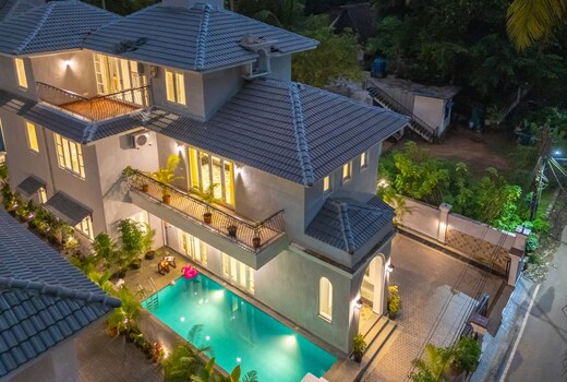 Mayfair 4.5 BHK Luxury Private Pool Villa by Incred Stays