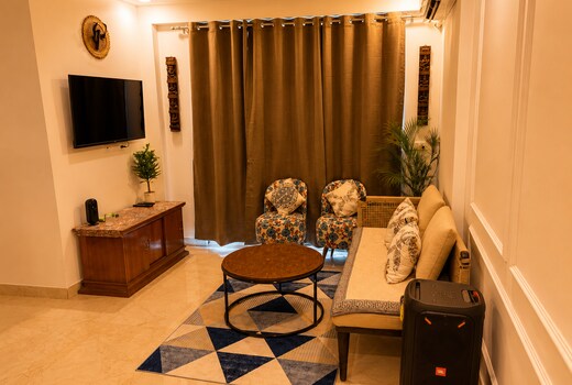 Luxe Crest 04 | Expo Mart | G.Noida