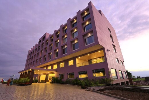 Nandan Kanan Hotel & Resort