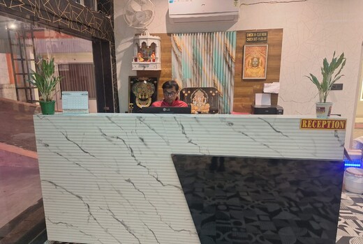 Hotel Omkar Palace