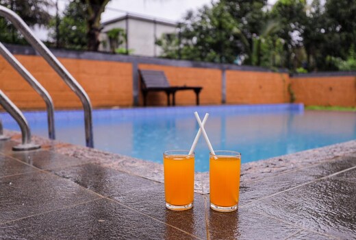 Sky Blue Homestay with Pool