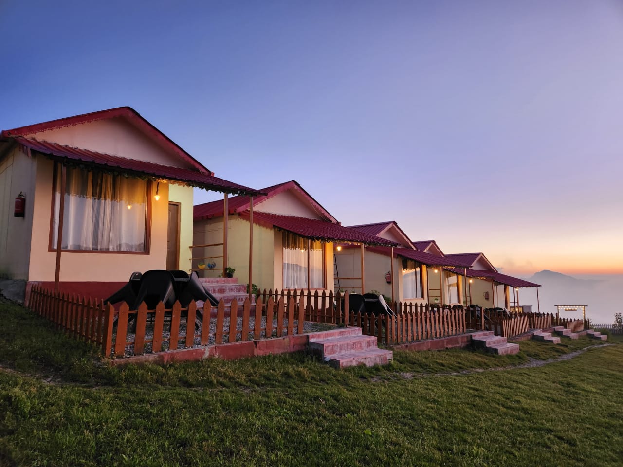 Himaaksh cottages