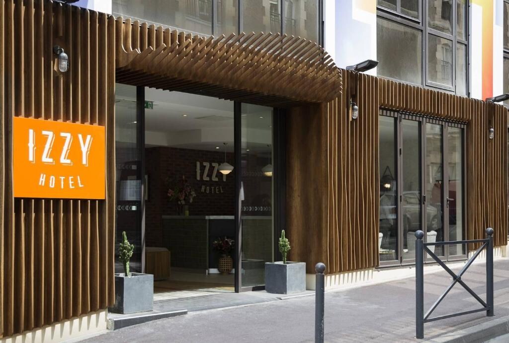 Izzy Hotel