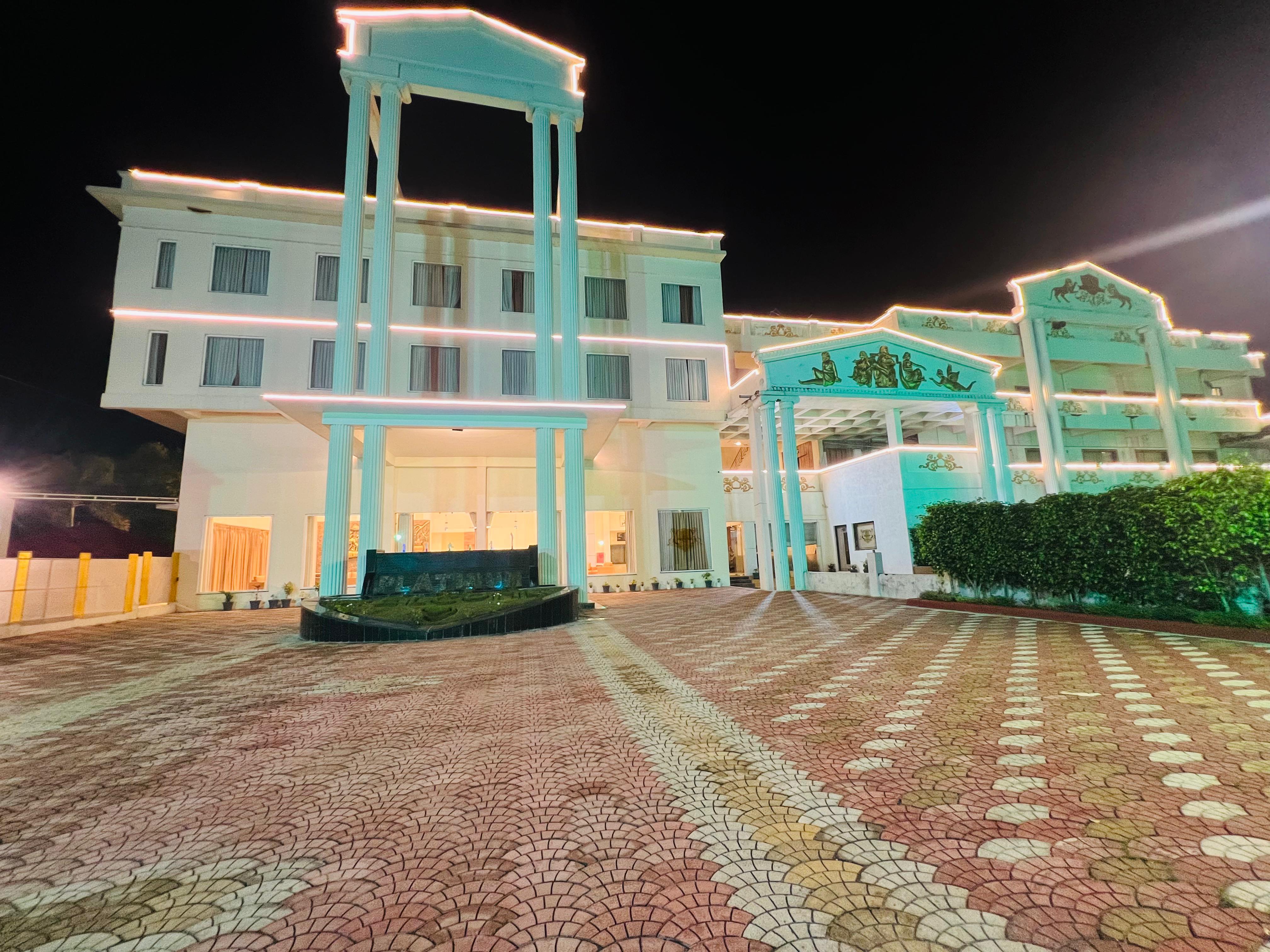 Platinum Hotel