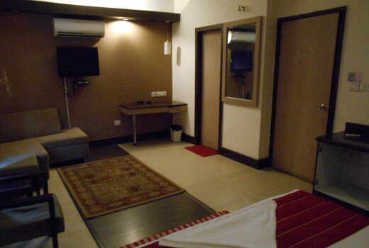 Pacific Inn Huda City Centre