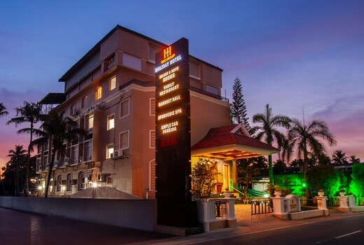 Holiday Hotel