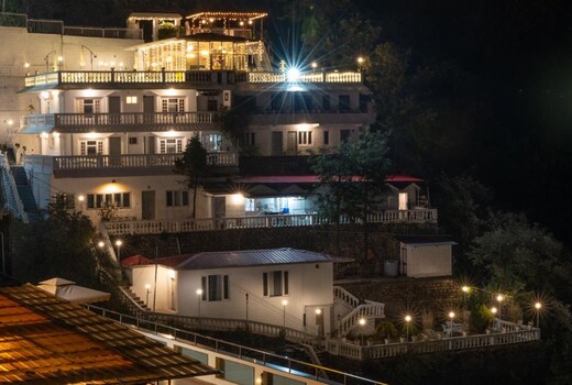 White House Syona Resort