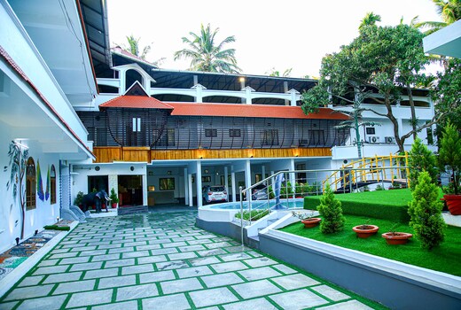 Lake Palace Family Resort