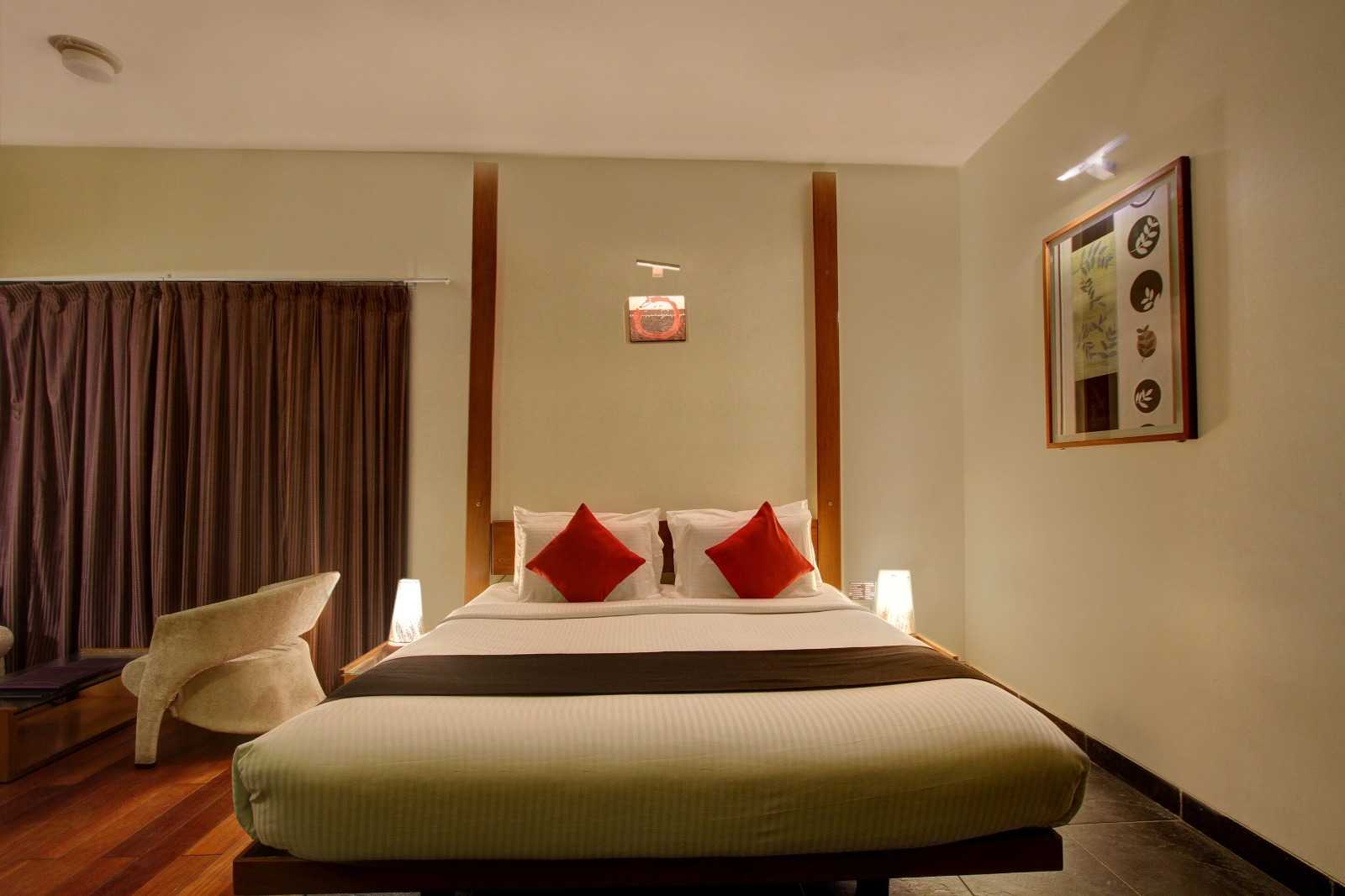 Hotel O Unique Shravanya Comforts & Lodge