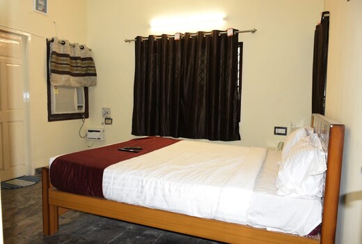 Bluesky Residency Valasaravakkam