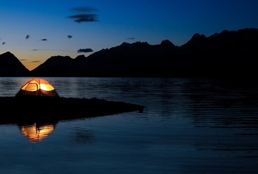 Pavna lake camping
