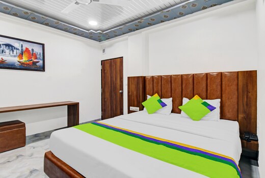 Treebo Hotel Rk Inn, Railway Station