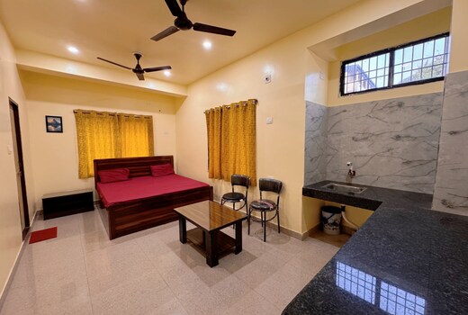Nandi Inn -1km From Baba Dham Area