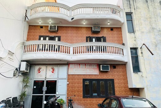 MD Deluxe Hotel