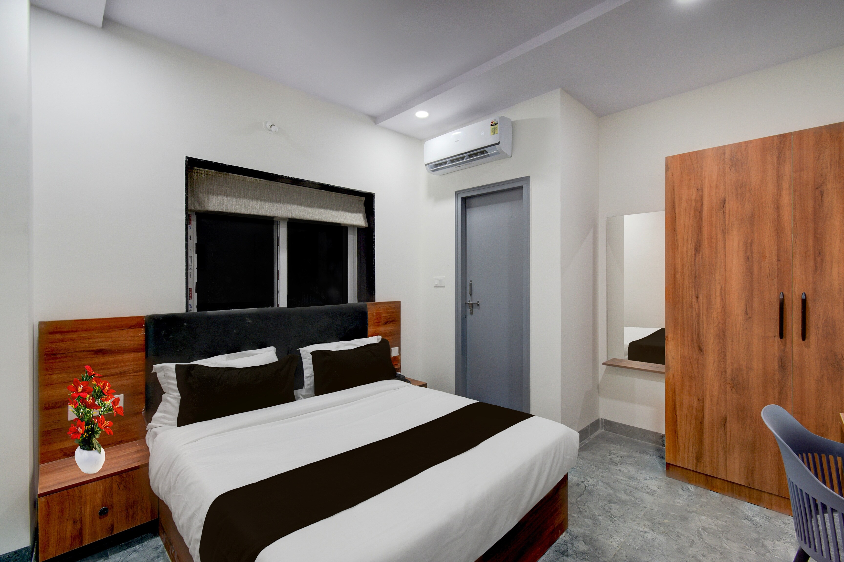 Hotel OYO Nagar Metro Station