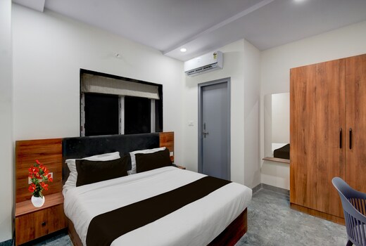 Hotel OYO Nagar Metro Station