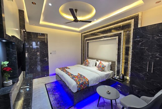 HOTEL REAL INN