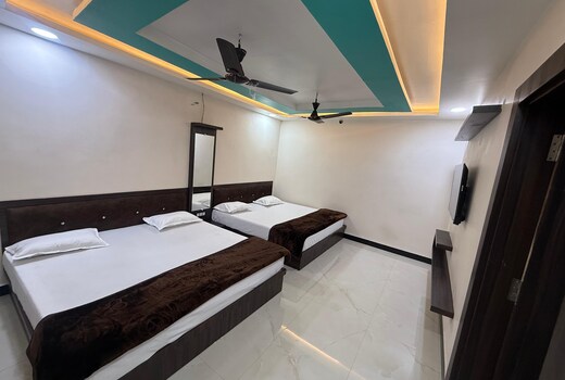 Akhileshwar Homestay