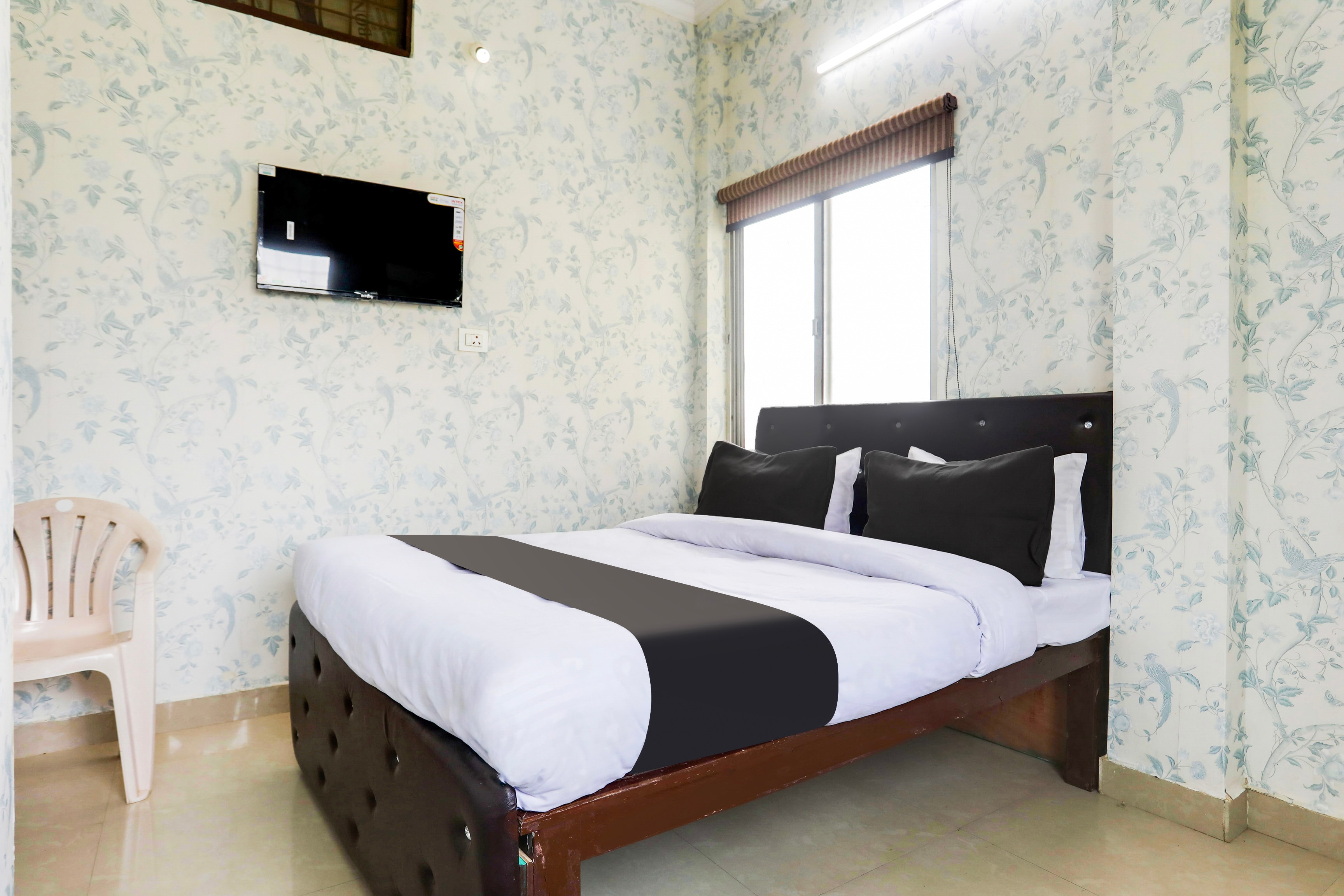 Hotel O Royal Palace