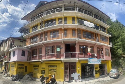 Paramount Homestay