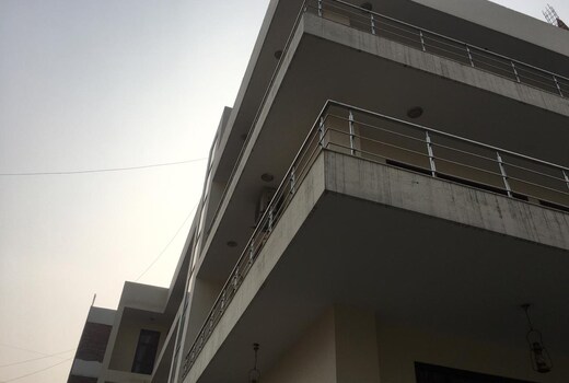 Bougain Villa | Rooms & Caretaker