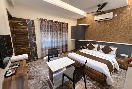 HOTEL ARYADEEP