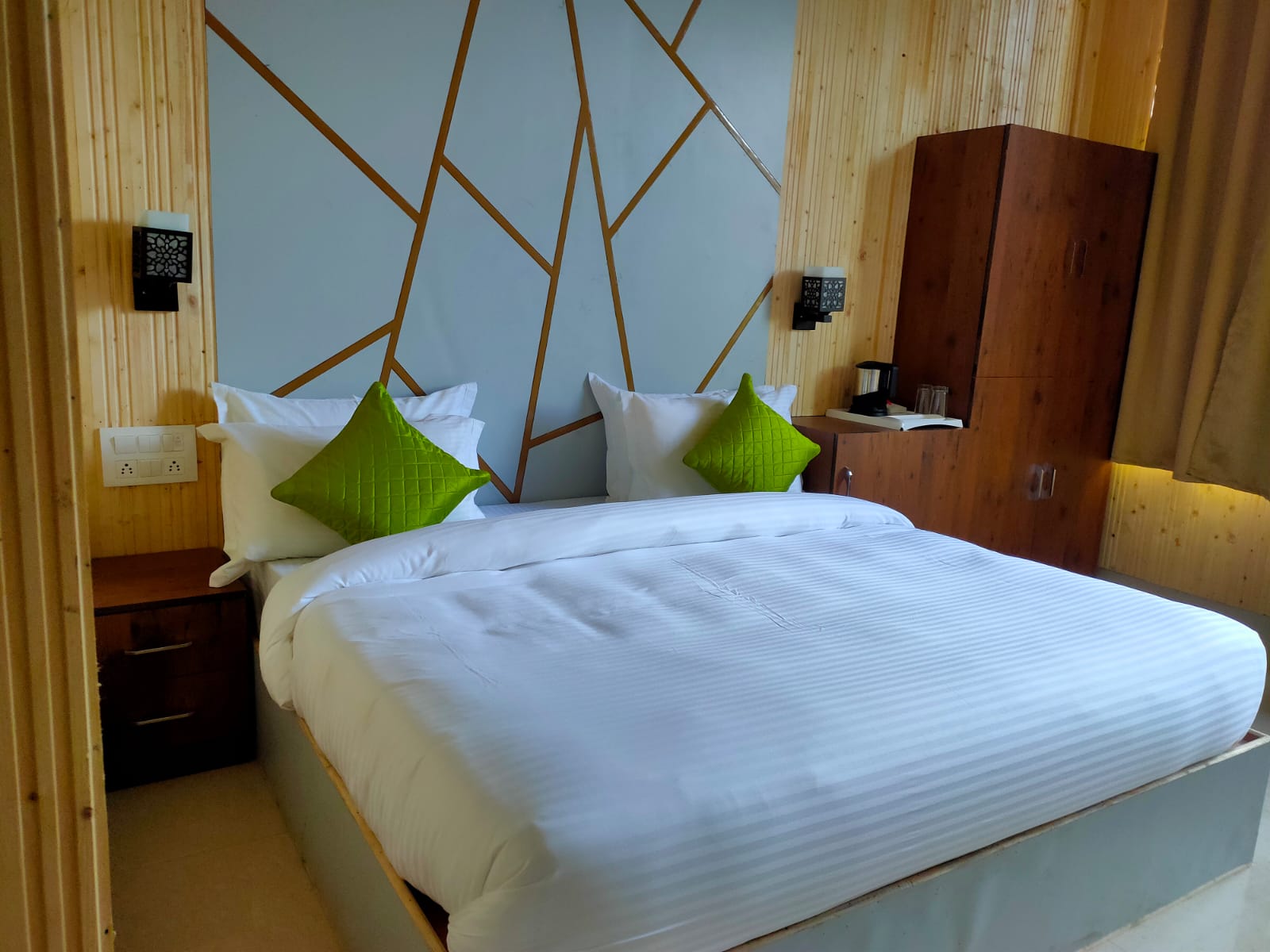 Shail Shikhar Heritage Inn