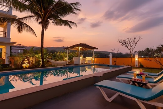 StayVista | Waterlily 3 BHK Villa w/ pool, Breakfast Included