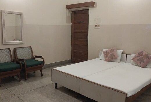 G M Guest House