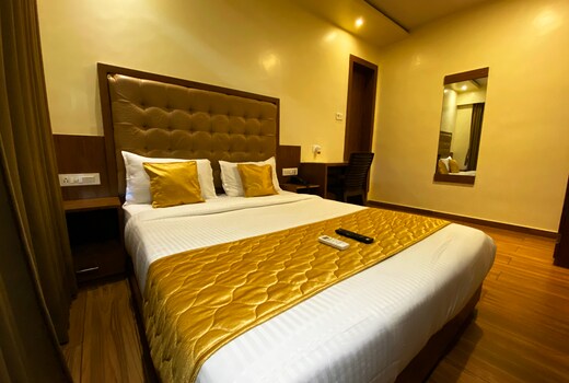 Hotel Pearl's BKC INN- Near Trade Centre