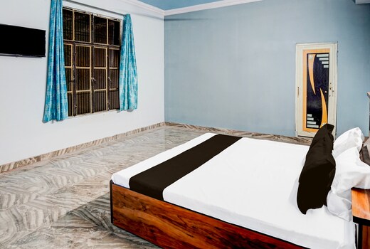 Hotel O Rajni palace