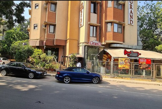 HOTEL ROYAL CASTLE GRAND ,C R PARK