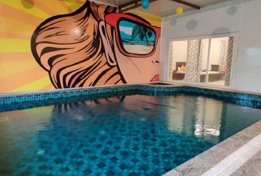 Winterfell Farms I Indoor Pool & Kitchen