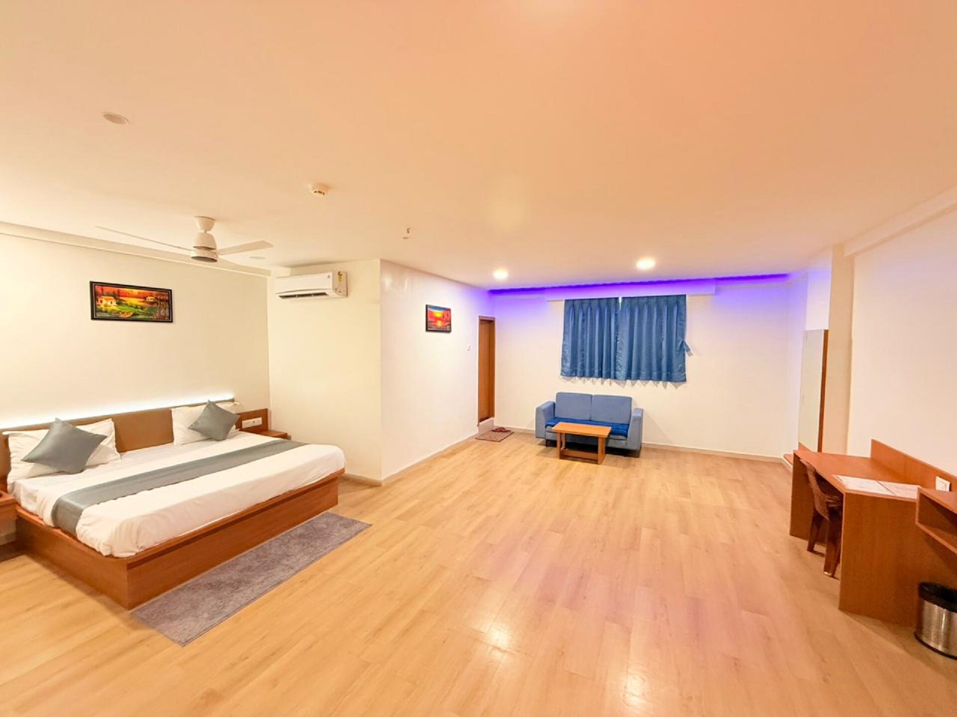 HOTEL ROYAL ELITE