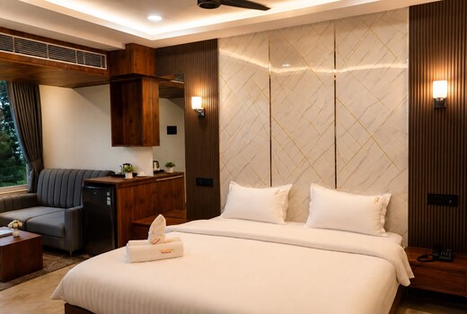 Hotel Uasa Kesari Premium